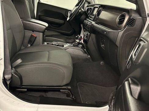 Used 2018 Jeep Wrangler Unlimited Sport S image 35