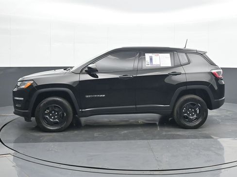 Used 2021 Jeep Compass Sport image 3
