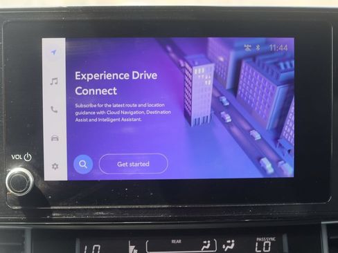 Used 2025 Toyota Sienna LE FWD image 13