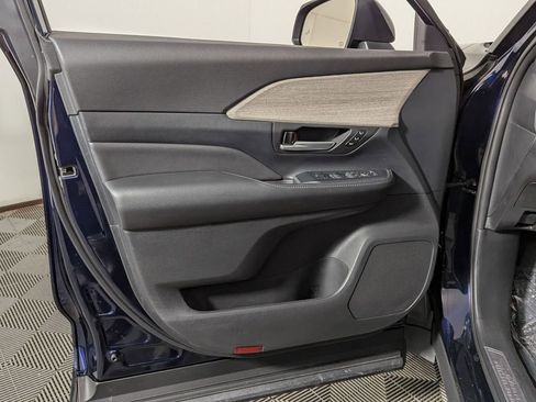 Used 2024 Toyota Grand Highlander Limited image 14