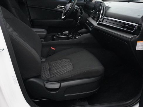 Used 2023 Kia Sportage LX image 26