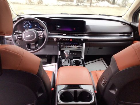 Used 2023 Kia Carnival SX Prestige image 19