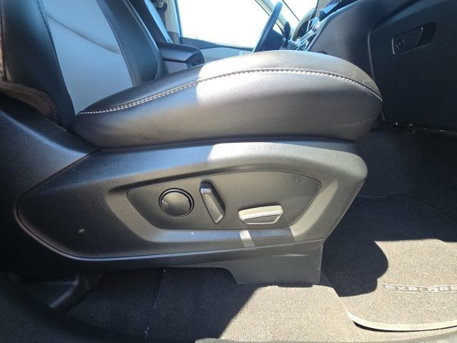 Used 2024 Ford Explorer XLT w/ Equipment Group 202A RWD image 20