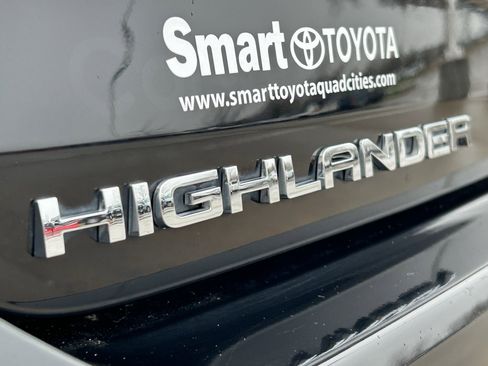 Used 2021 Toyota Highlander XSE AWD/4WD image 9