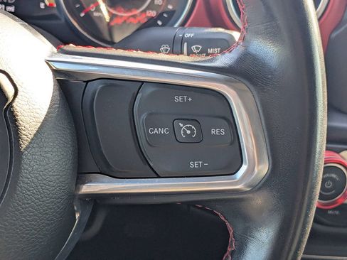 Used 2022 Jeep Wrangler Unlimited Rubicon w/ LED Lighting Group AWD/4WD image 27