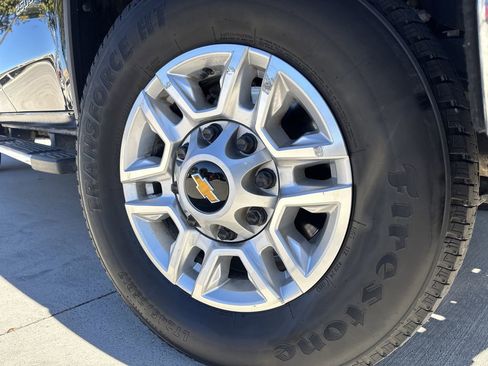 Used 2025 Chevrolet Silverado 2500 LT w/ Convenience Package image 10