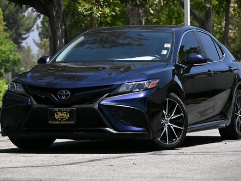 Used 2022 Toyota Camry SE w/ Carpet Mat Package (TMS) FWD image 1