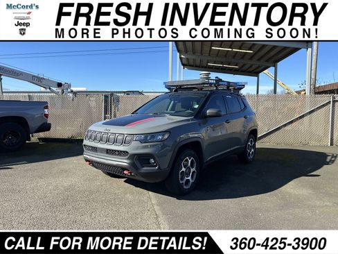 Used 2022 Jeep Compass Trailhawk w/ Trailhawk Convenience Group image 4