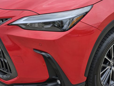 Used 2025 Lexus NX 350h AWD w/ Accessory Package (P3) image 32