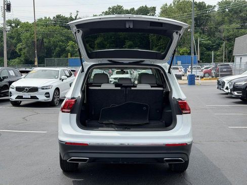 Used 2021 Volkswagen Tiguan SE w/ Panoramic Sunroof Package AWD/4WD image 5