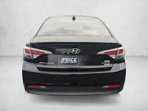 Used 2017 Hyundai Sonata Limited image 7