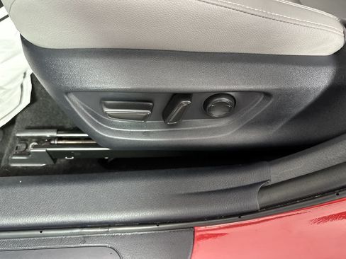 Used 2025 Toyota Camry SE FWD image 16