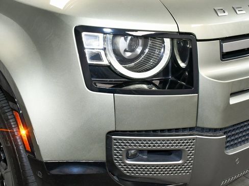 Used 2021 Land Rover Defender 110 X-Dynamic SE image 71