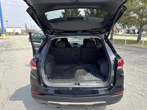Certified 2024 Chevrolet Equinox LT w/ LPO, Floor Liner Package image 21
