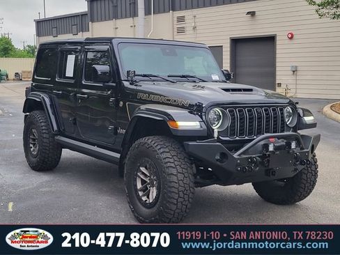 Used 2025 Jeep Wrangler Unlimited Rubicon 392 AWD/4WD image 7
