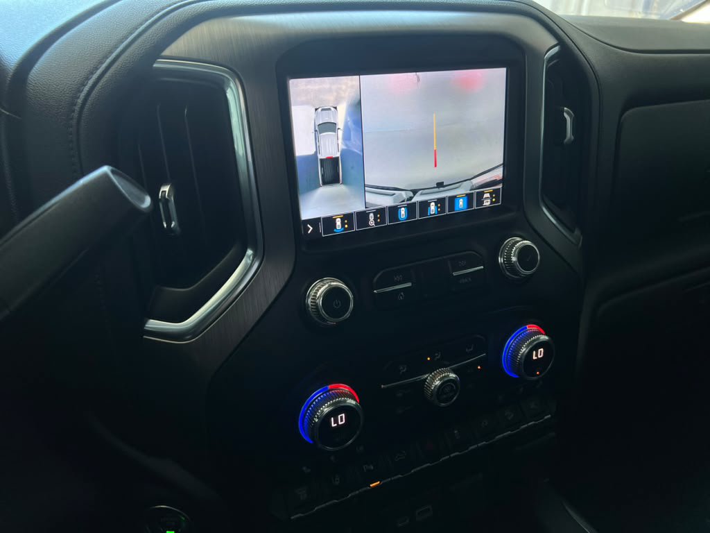 Used 2022 GMC Sierra 2500 Denali w/ Denali Black Diamond Edition AWD/4WD image 17