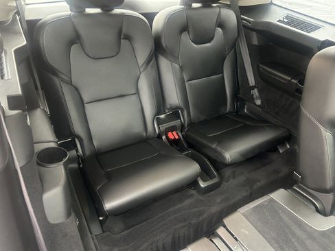 Used 2016 Volvo XC90 T6 Momentum w/ Momentum Plus Package image 33