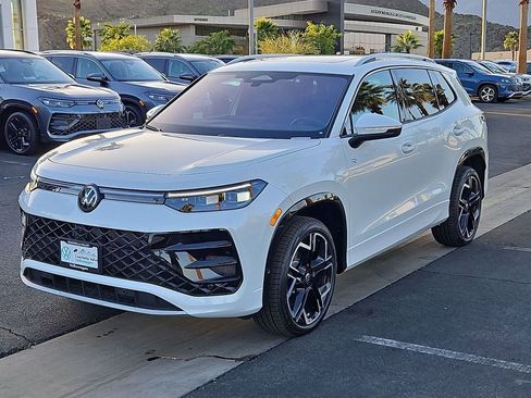 New 2026 Volkswagen Tiguan SEL R-Line AWD/4WD image 8