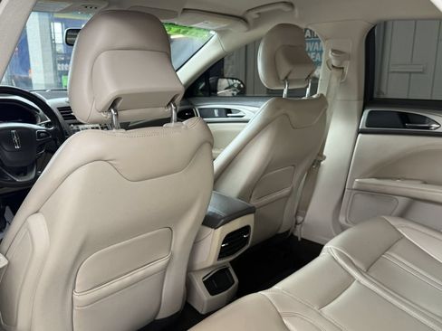 Used 2017 Lincoln MKZ Premiere FWD image 12