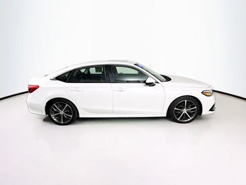 Used 2024 Honda Civic Touring image 2