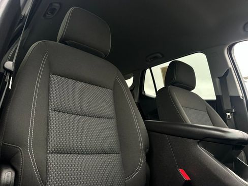 Used 2023 GMC Terrain SLE w/ Driver Convenience Package image 17