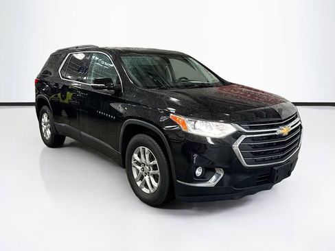 Used 2019 Chevrolet Traverse LT image 3