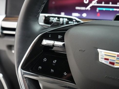 Used 2025 Cadillac Escalade Premium Luxury image 20