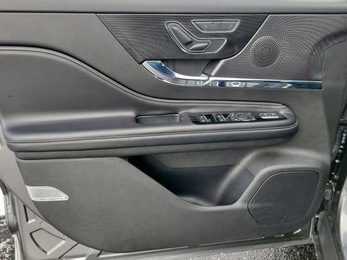 Certified 2024 Lincoln Corsair AWD w/ Equipment Group 101A image 8