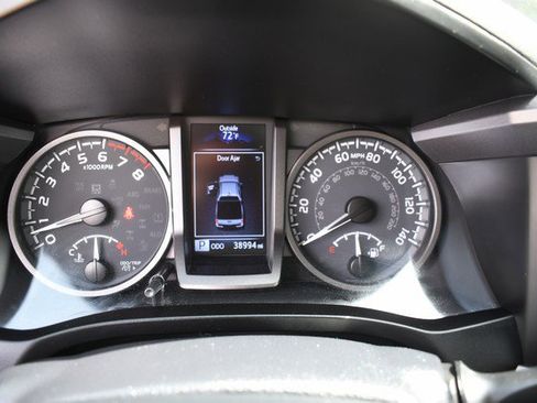 Used 2021 Toyota Tacoma TRD Off-Road w/ Technology Package image 31