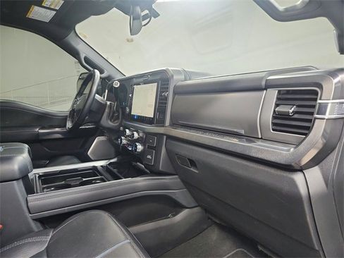 Used 2025 Ford F250 Platinum image 39