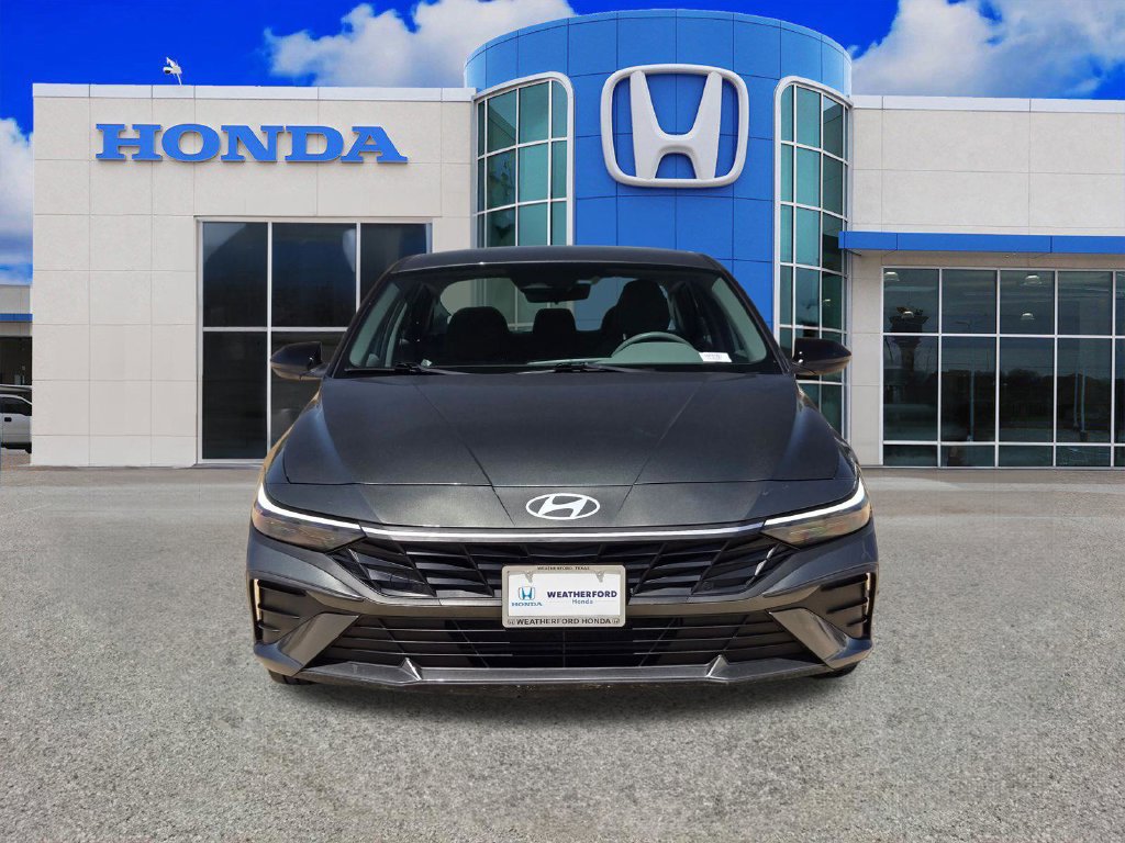 Used 2025 Hyundai Elantra Sport FWD image 8
