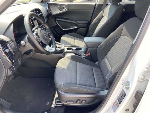 Used 2021 Kia Soul EX FWD image 20
