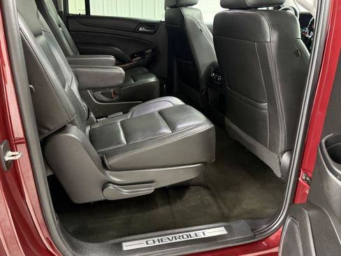 Used 2018 Chevrolet Suburban Premier AWD/4WD image 34