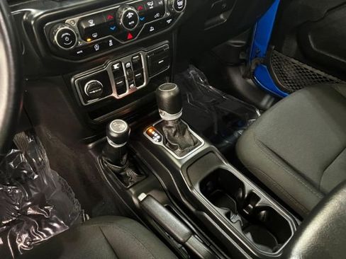 Used 2021 Jeep Gladiator Sport image 20
