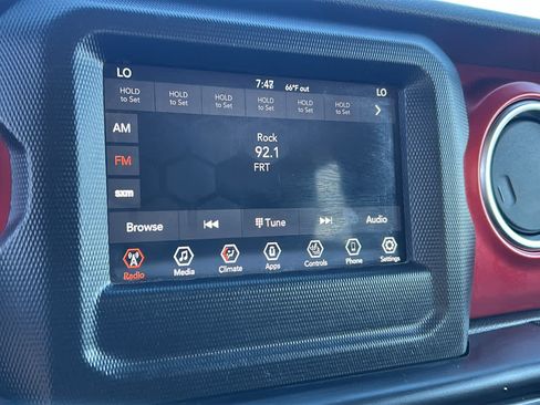 Used 2020 Jeep Wrangler Rubicon w/ Cold Weather Group AWD/4WD image 15
