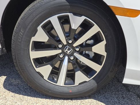 New 2026 Honda Odyssey EX-L image 10