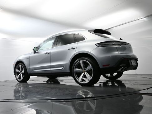 Certified 2025 Porsche Macan image 50