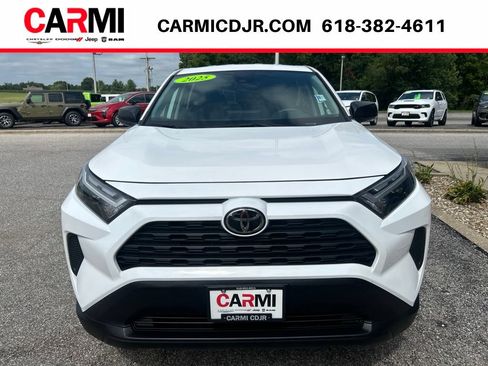 Used 2025 Toyota RAV4 LE AWD/4WD image 2