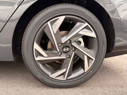 New 2026 Hyundai Elantra Limited FWD image 35