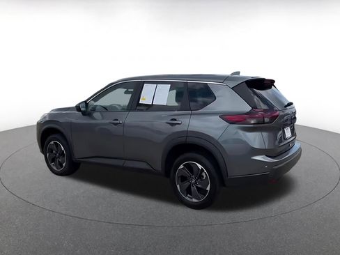 Used 2025 Nissan Rogue SV FWD image 10