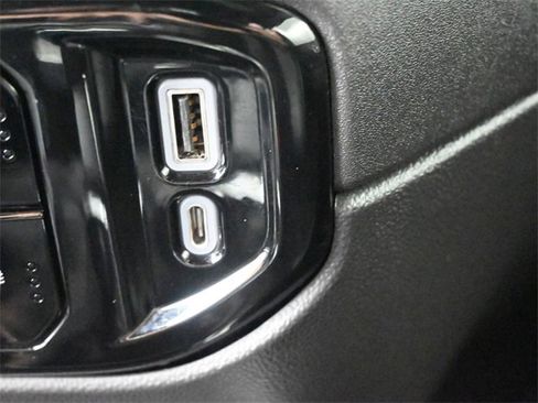 Used 2022 Chevrolet Silverado 1500 LT Trail Boss w/ Protection Package image 3