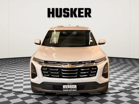 Used 2025 Chevrolet Equinox LT image 3