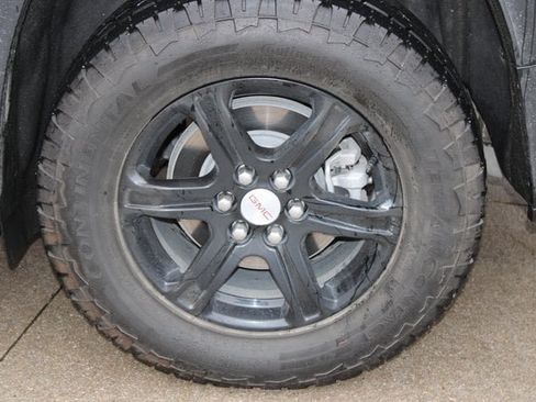 Used 2023 GMC Acadia AT4 w/ Technology Package image 31