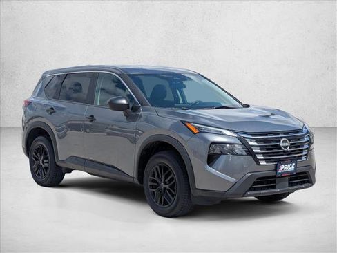 Used 2024 Nissan Rogue S AWD/4WD image 3