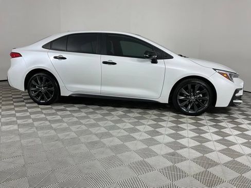 Used 2025 Toyota Corolla SE FWD image 11