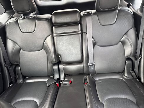 Used 2018 Jeep Cherokee Overland image 15