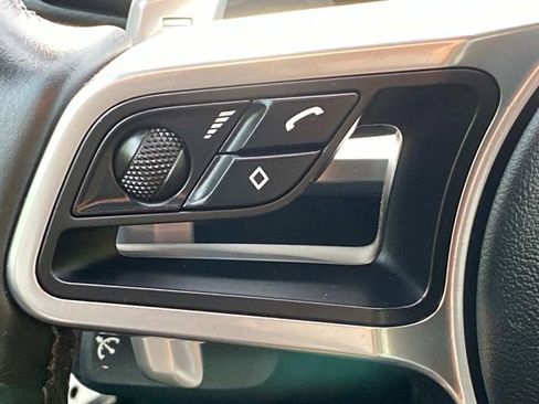 Used 2018 Porsche Macan AWD/4WD image 19