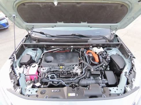 Used 2021 Toyota RAV4 XLE Premium image 10