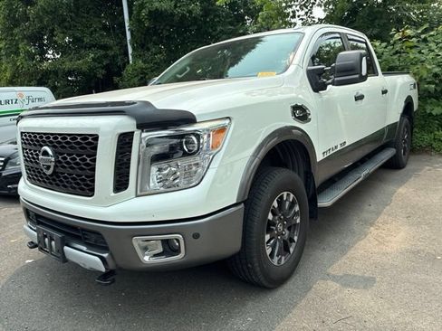 Used 2019 Nissan Titan PRO-4X w/ Pro-4x Convenience Package AWD/4WD image 1