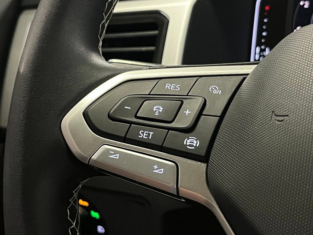Used 2023 Volkswagen Atlas Cross Sport SE w/ Panoramic Sunroof Package AWD/4WD image 26
